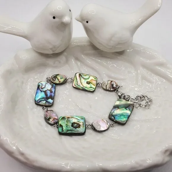 Hand Crafted Natural Shell Jewelry Set - Picture 2 of 15